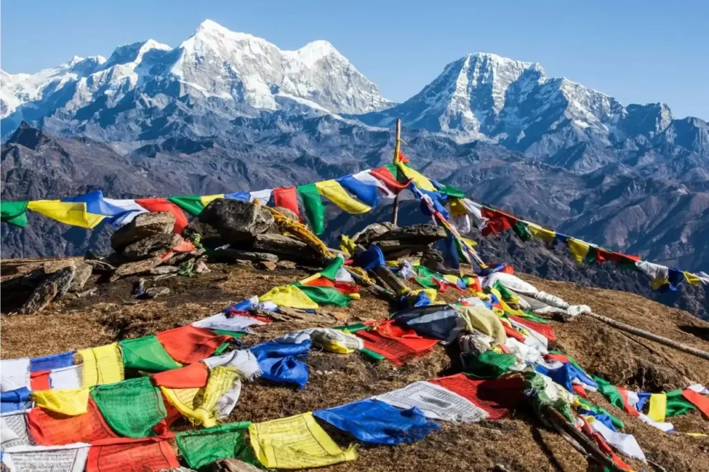 Himalayan panorama with prayer flags at Pikey Peak